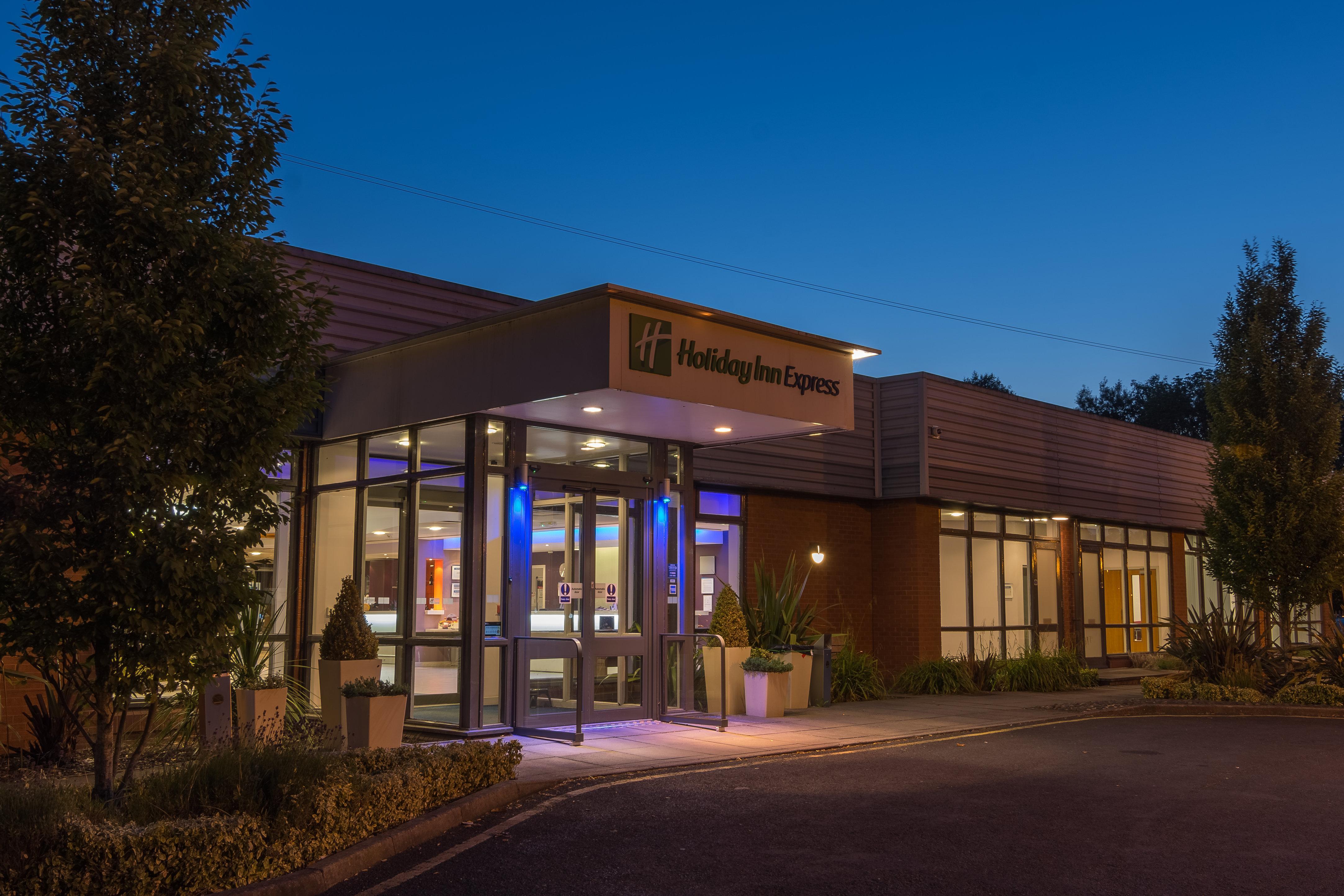 Holiday Inn Express Preston South By Ihg Exteriör bild