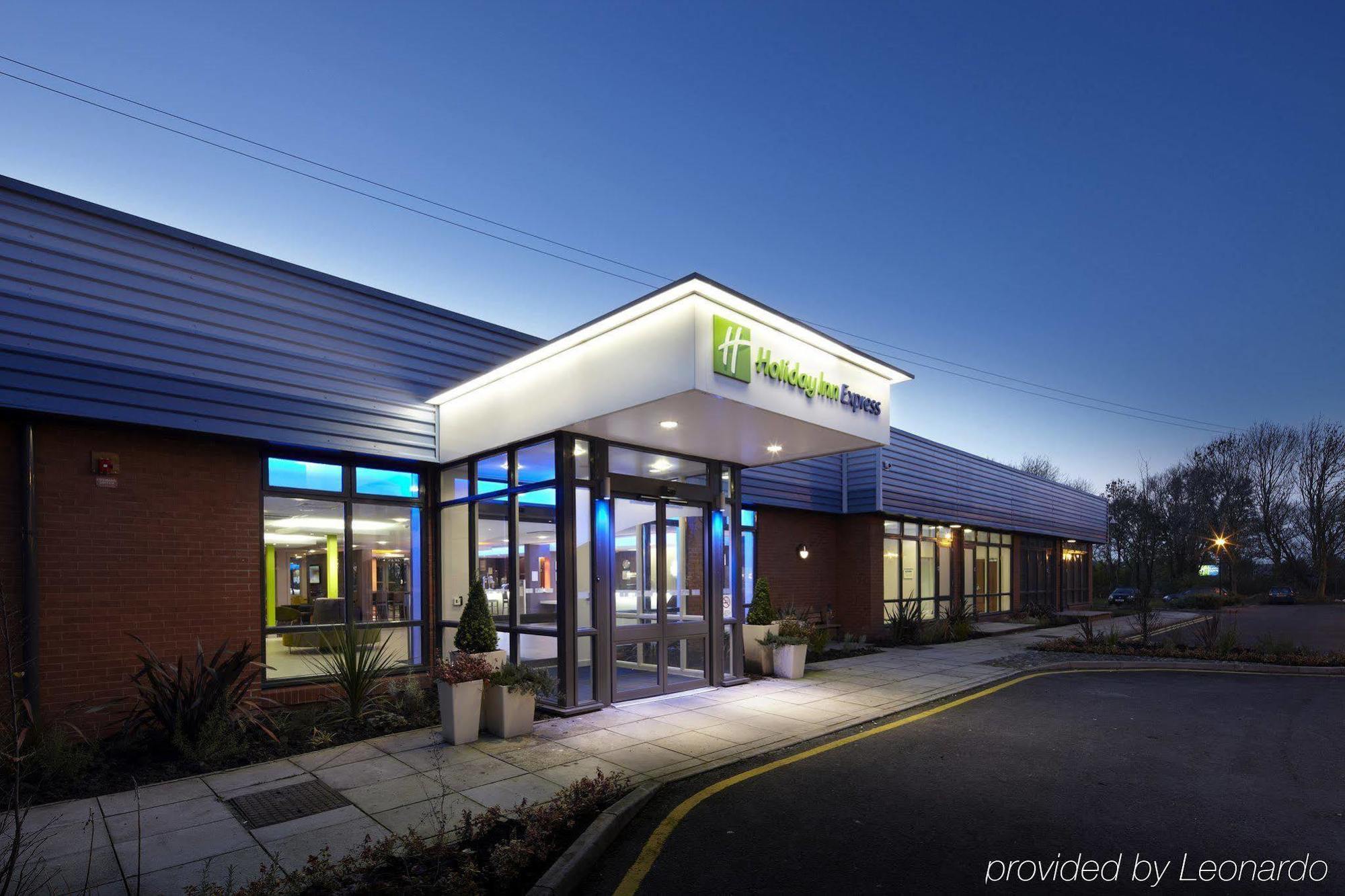 Holiday Inn Express Preston South By Ihg Exteriör bild